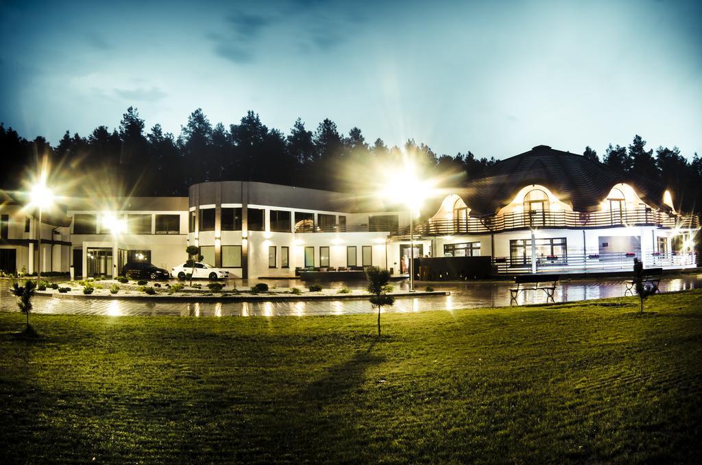 Rezydencja Sosnowa Luxury Hotel Janow Lubelski Exterior photo